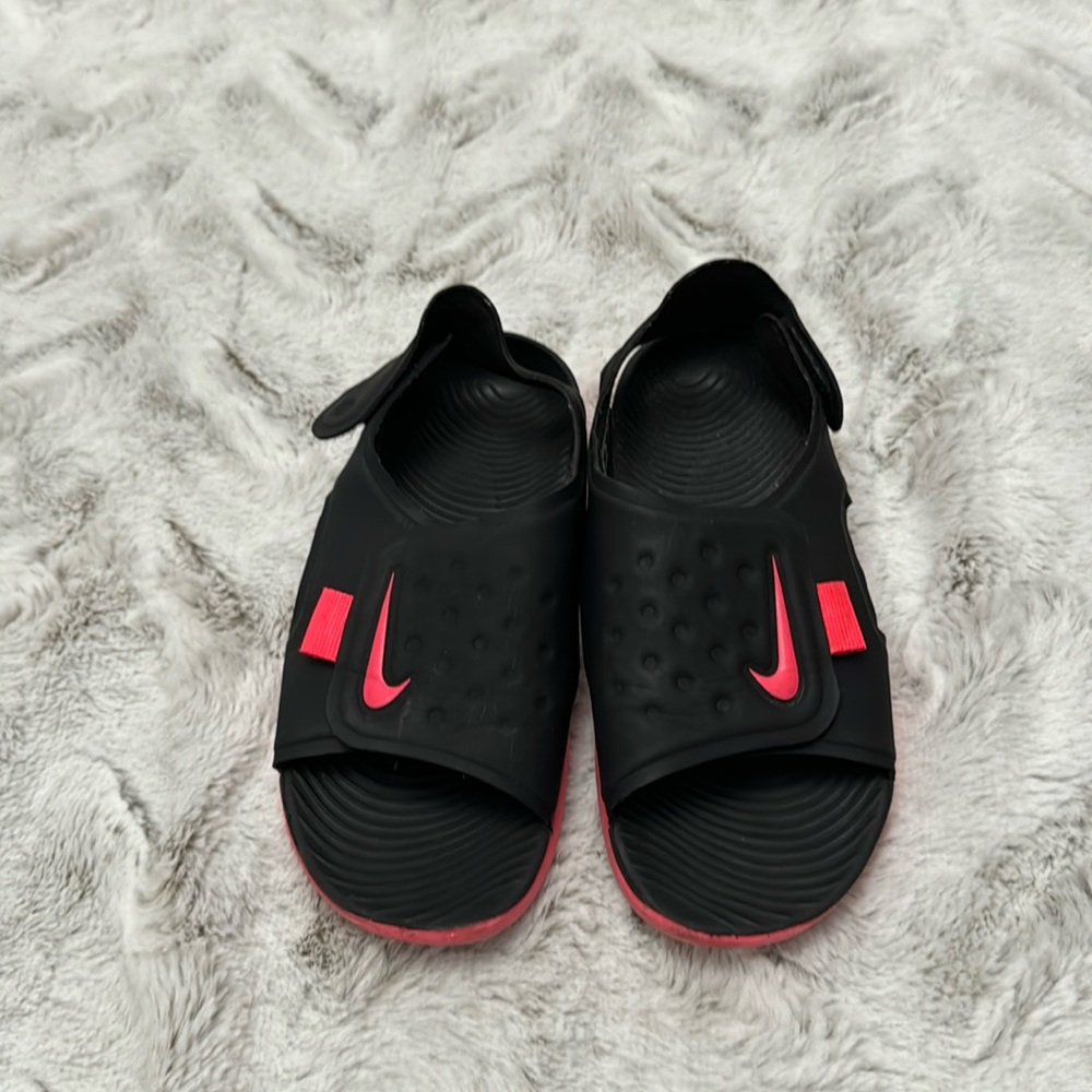 Girls Nike sandals size 3